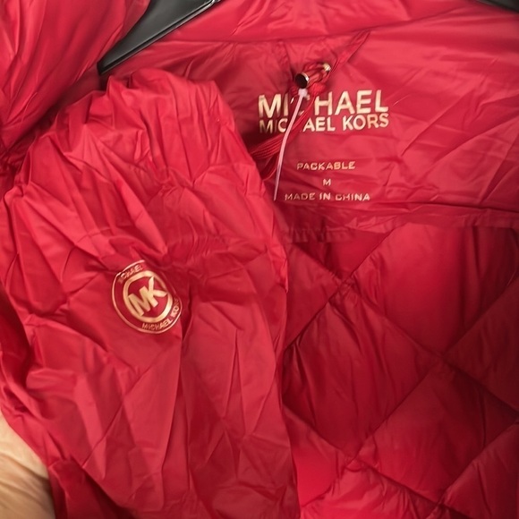 Brand New Michael Kors Zippered Down Alternative Packable Red Jacket Hooded Coat - Picture 13 of 16